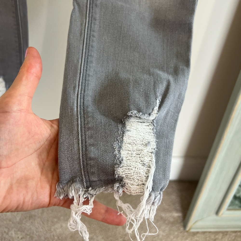 Express Gray Distressed Ripped Jeans - Picture 3 of 12